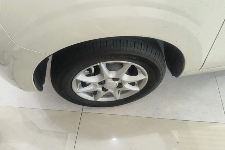 Used Roewe Clever 2022 311km QiQi BoBo Edition Left Front Wheel Hub