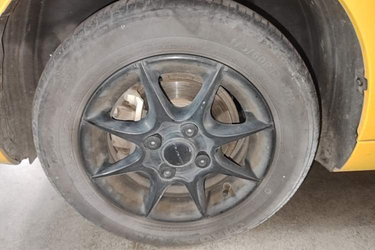 Used Roewe Clever 2022 311km QiQi BoBo Edition Left Front Wheel Hub