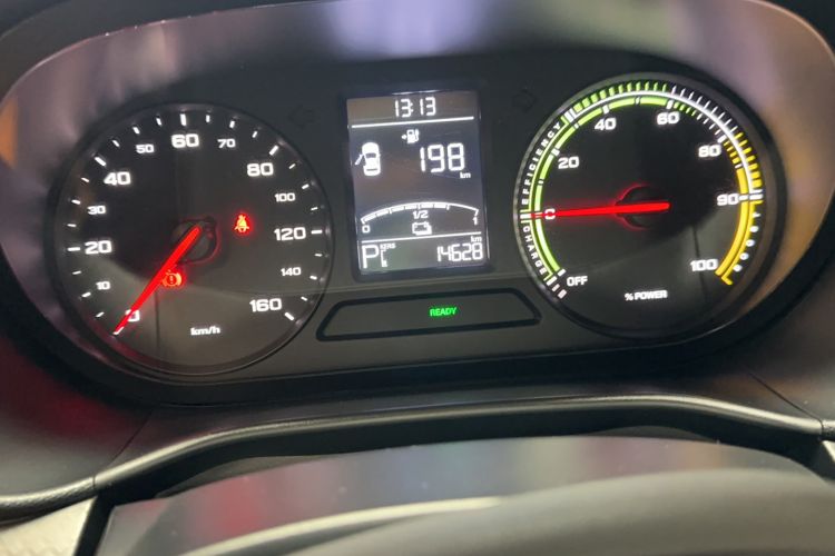 Used Roewe Clever 2022 311km QiQi BoBo Edition Odometer Close Up