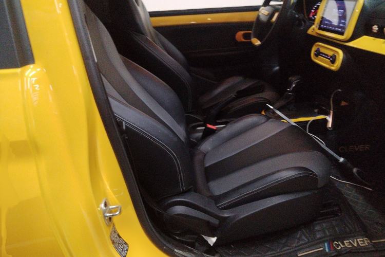 Used Roewe Clever 2022 311km QiQi BoBo Edition Right Front Seat