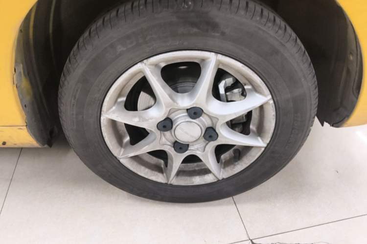 Used Roewe Clever 2022 311km QiQi BoBo Edition Right Front Wheel Hub