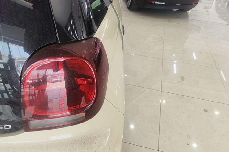 Used Roewe Clever 2022 311km QiQi BoBo Edition Right Rear Taillight