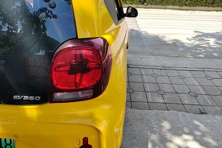 Used Roewe Clever 2022 311km QiQi BoBo Edition Right Rear Taillight
