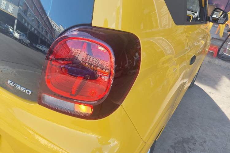 Used Roewe Clever 2022 311km QiQi BoBo Edition Right Rear Taillight