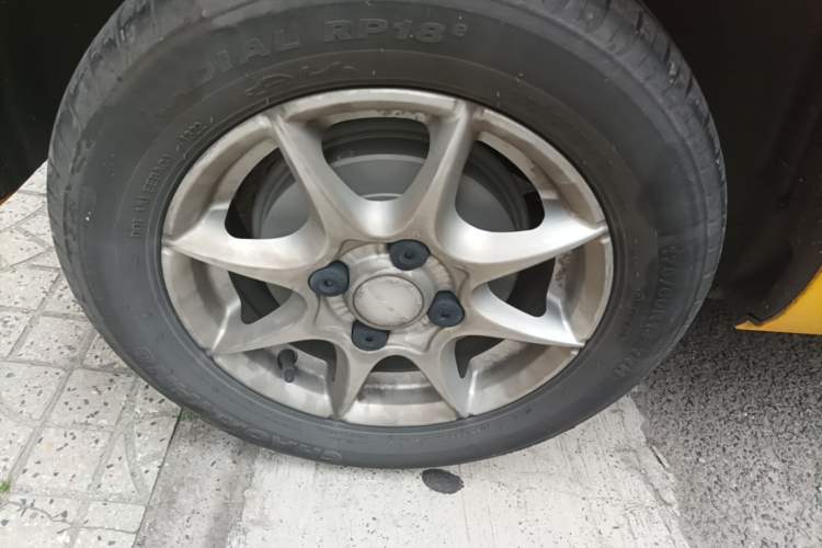 Used Roewe Clever 2022 311km QiQi BoBo Edition Right Rear Wheel Hub