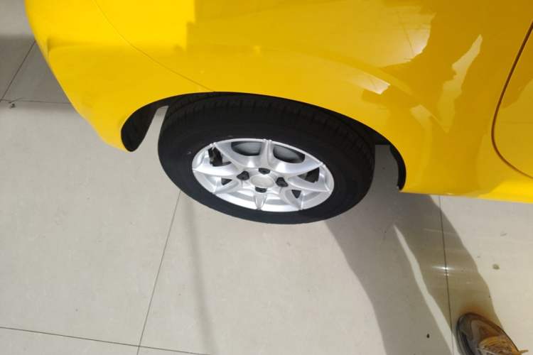 Used Roewe Clever 2022 311km QiQi BoBo Edition Right Rear Wheel Hub