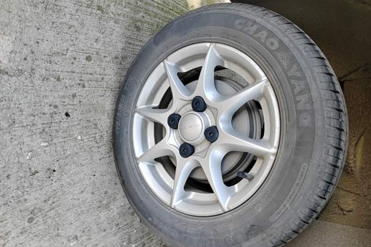 Used Roewe Clever 2022 311km QiQi BoBo Edition Right Rear Wheel Hub