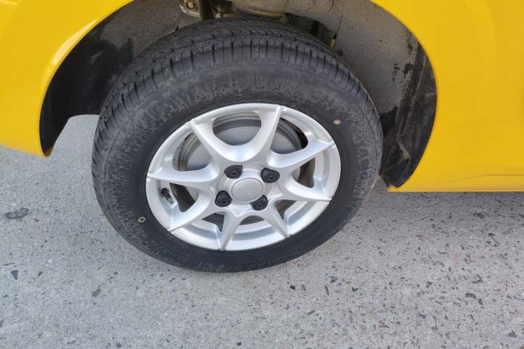 Used Roewe Clever 2022 311km QiQi BoBo Edition Right Rear Wheel Hub
