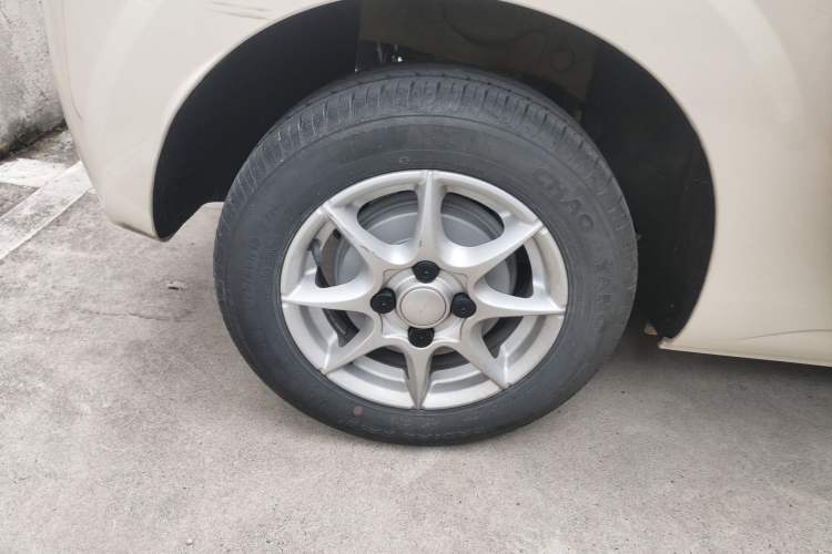 Used Roewe Clever 2022 311km QiQi BoBo Edition Right Rear Wheel Hub