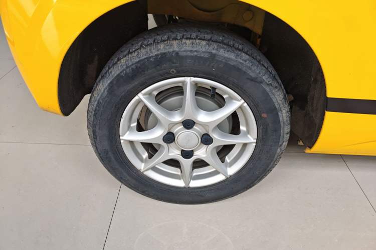 Used Roewe Clever 2022 311km QiQi BoBo Edition Right Rear Wheel Hub