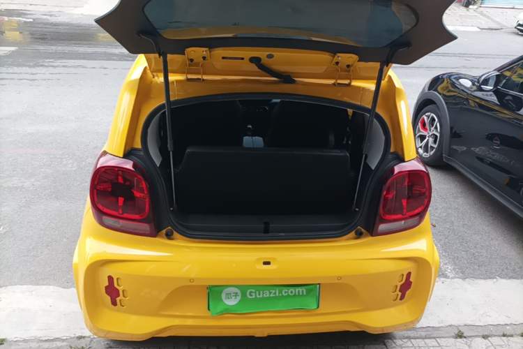 Used Roewe Clever 2022 311km QiQi BoBo Edition Trunk
