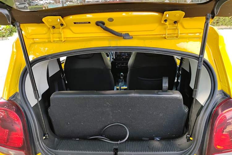 Used Roewe Clever 2022 311km QiQi BoBo Edition Trunk