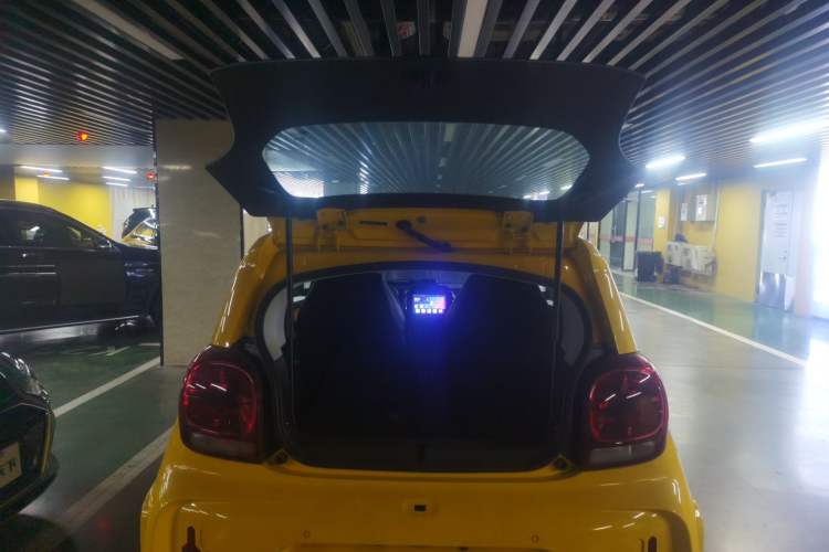 Used Roewe Clever 2022 311km QiQi BoBo Edition Trunk