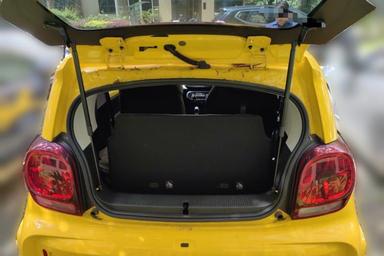Used Roewe Clever 2022 311km QiQi BoBo Edition Trunk