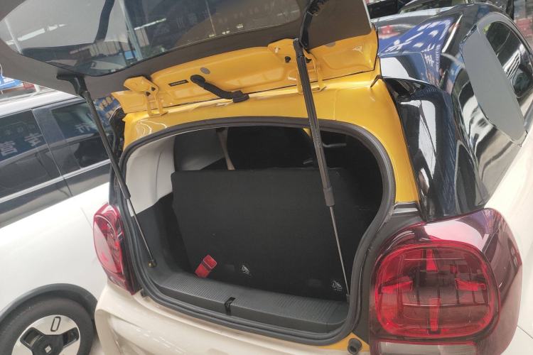 Used Roewe Clever 2022 311km QiQi BoBo Edition Trunk