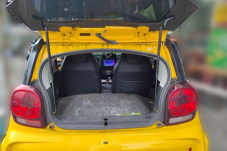 Used Roewe Clever 2022 311km QiQi BoBo Edition Trunk