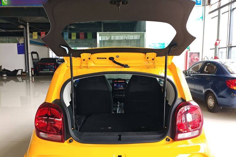 Used Roewe Clever 2022 311km QiQi BoBo Edition Trunk