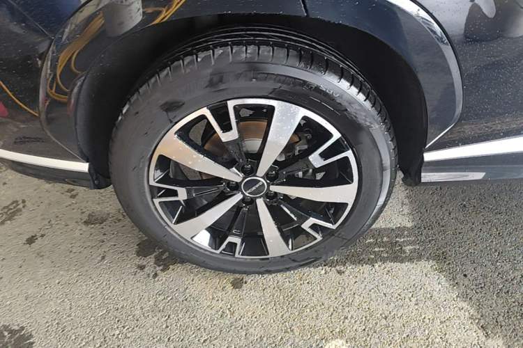 Used Roewe D5X DMH 2024 135 Tech Edition Exterior 5
