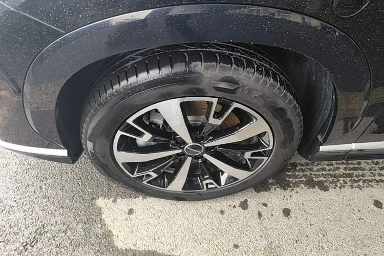 Used Roewe D5X DMH 2024 135 Tech Edition Left Front Wheel Hub