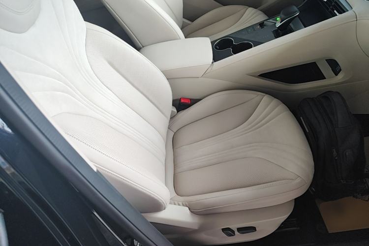 Used Roewe D5X DMH 2024 135 Tech Edition Right Front Seat