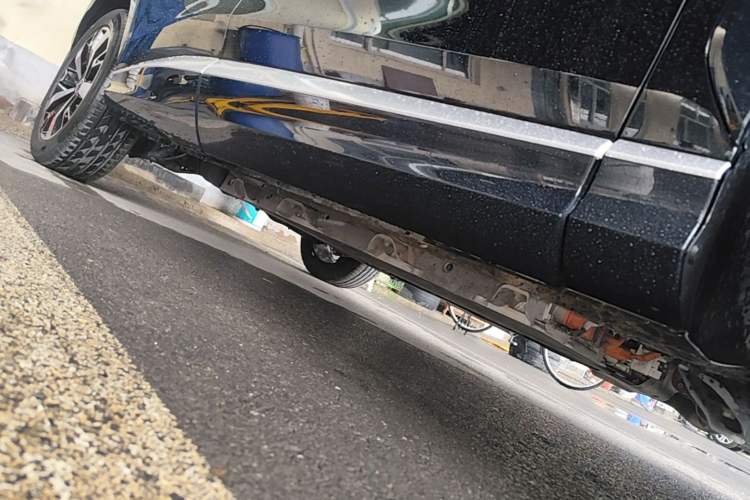 Used Roewe D5X DMH 2024 135 Tech Edition Right Side Sill