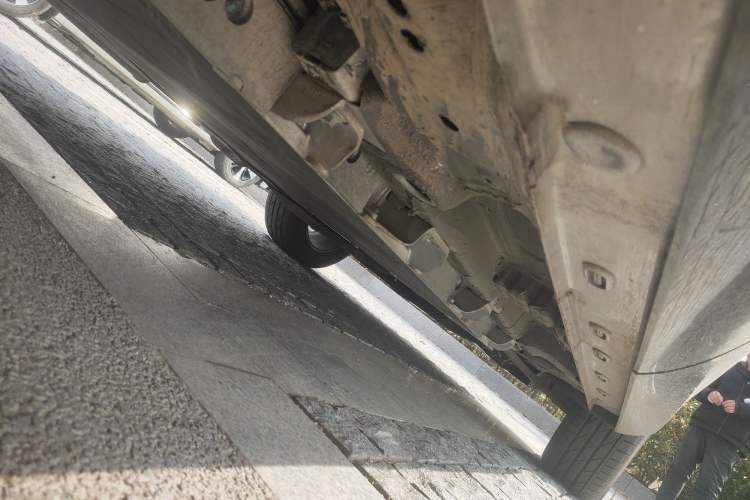 Used Roewe D5X DMH 2024 135 Tech Edition Chassis Rear Right