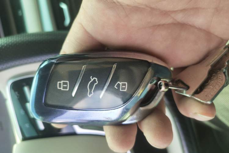 Used Roewe D5X DMH 2024 135 Tech Edition Vehicle Key