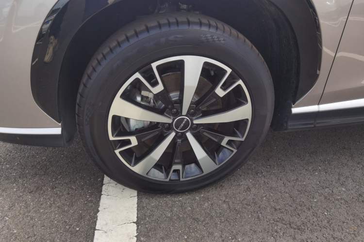 Used Roewe D5X DMH 2024 135 Flagship Edition Left Front Wheel Hub