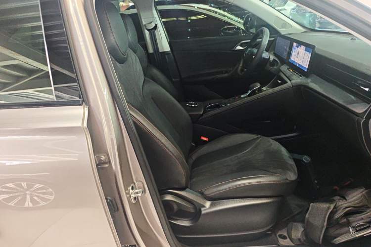 Used Roewe D5X DMH 2024 135 Flagship Edition Right Front Seat