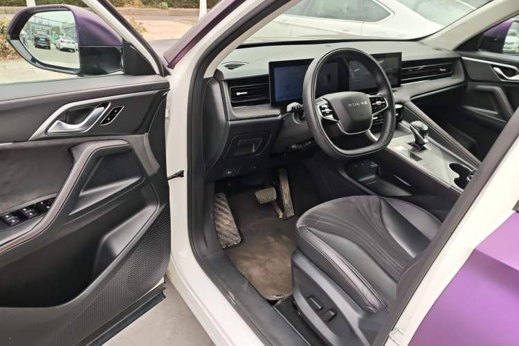 Used Roewe D5X DMH 2024 135 Tech Edition Interior 3