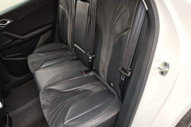 Used Roewe D5X DMH 2024 135 Tech Edition Interior 4