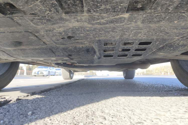 Used Roewe D5X DMH 2024 135 Flagship Edition Chassis Front