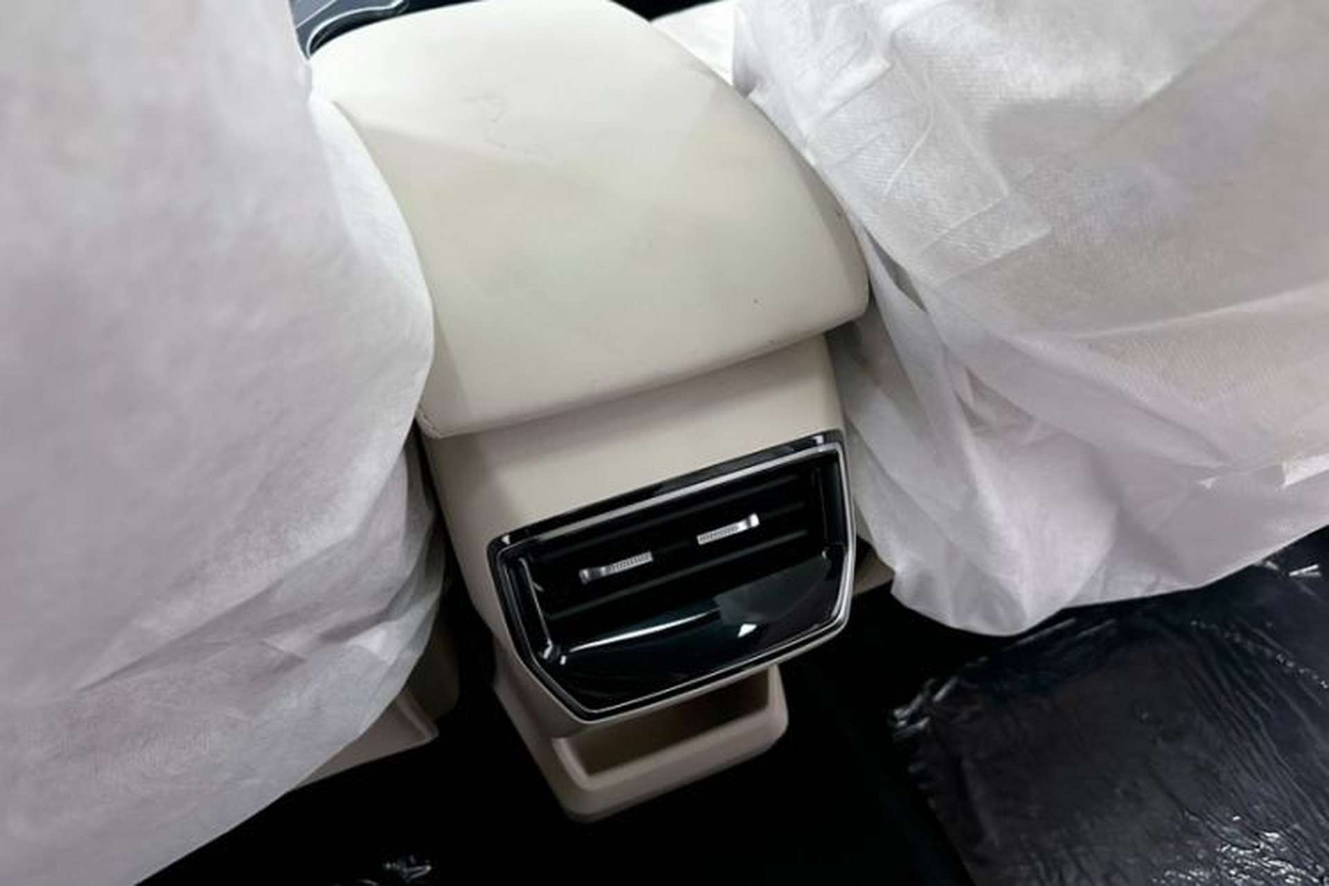 Used Roewe D5X DMH 2024 135 Flagship Edition Interior 1