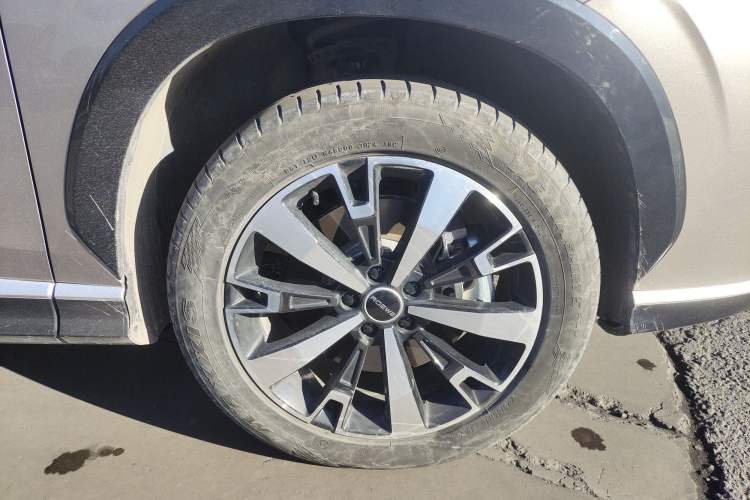 Used Roewe D5X DMH 2024 135 Flagship Edition Right Front Wheel Hub