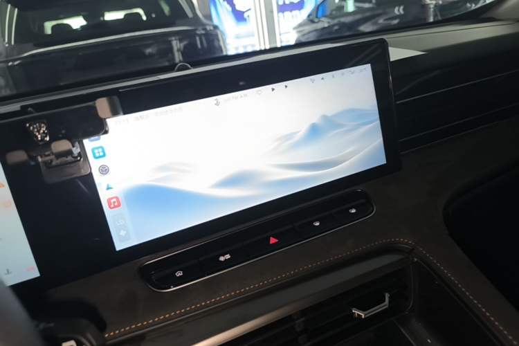 Used Roewe D5X DMH 2024 135 Flagship Edition Audio And AC Panel
