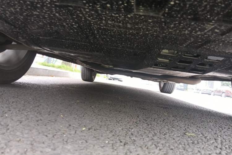 Used Roewe D5X DMH 2024 135 Flagship Edition Chassis Front