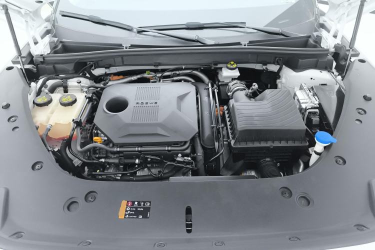Used Roewe D5X DMH 2024 135 Tech Edition Engine Bay