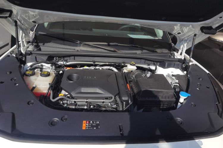 Used Roewe D5X DMH 2024 135 Tech Edition Engine Bay