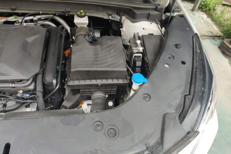 Used Roewe D5X DMH 2024 135 Tech Edition Engine Bay Left