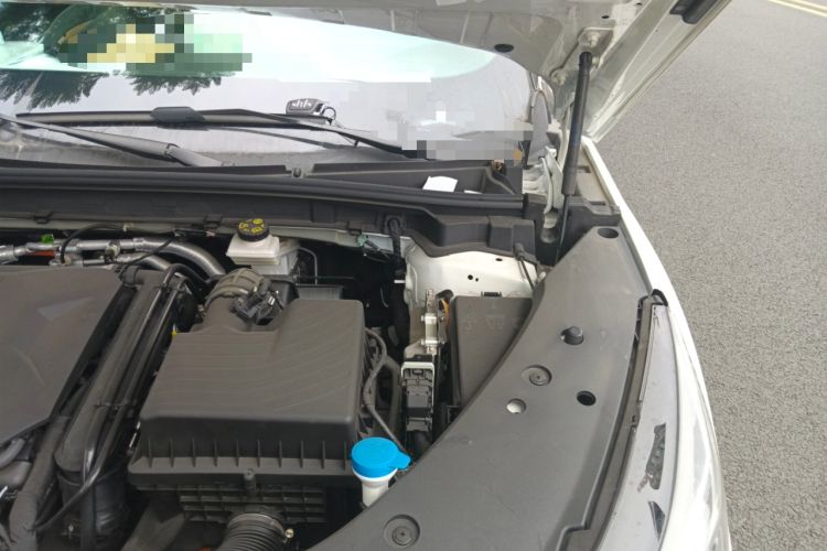 Used Roewe D5X DMH 2024 135 Flagship Edition Engine Bay Left