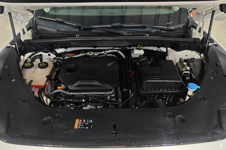 Used Roewe D5X DMH 2024 135 Tech Edition Engine Bay