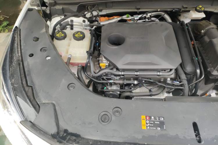 Used Roewe D5X DMH 2024 135 Tech Edition Engine Bay Right