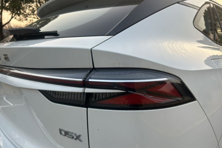 Used Roewe D5X DMH 2024 135 Flagship Edition Exterior 1
