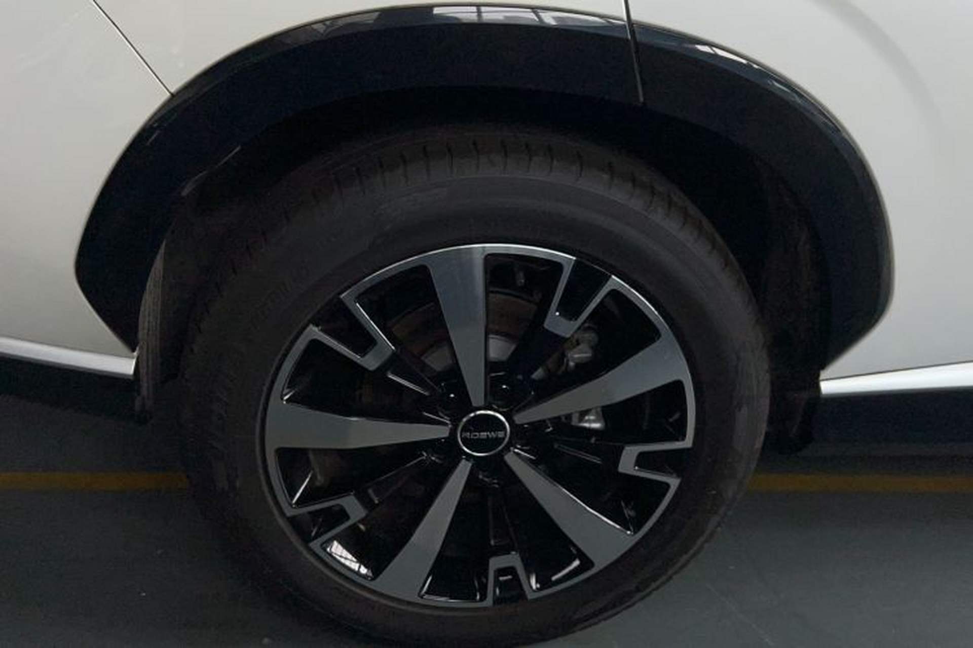 Used Roewe D5X DMH 2024 135 Tech Edition Exterior 11