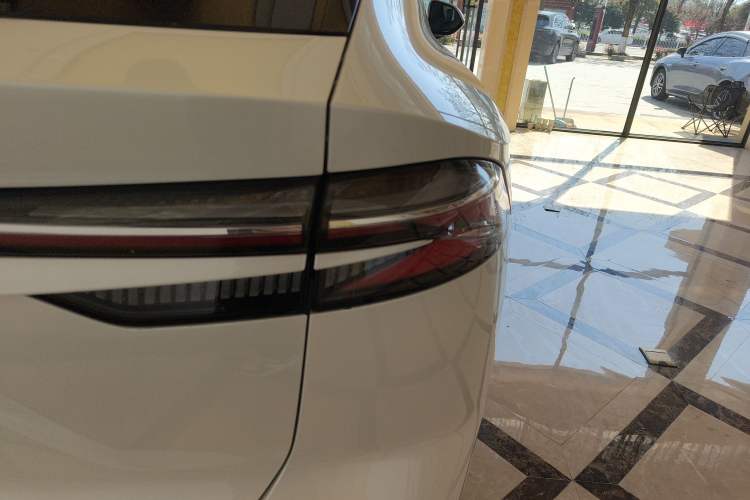 Used Roewe D5X DMH 2024 135 Tech Edition Exterior 3