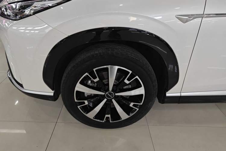 Used Roewe D5X DMH 2024 135 Tech Edition Exterior 4