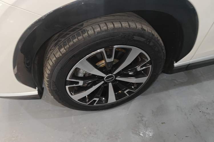 Used Roewe D5X DMH 2024 135 Tech Edition Exterior 4