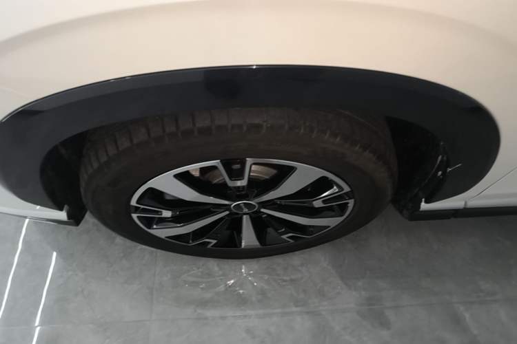Used Roewe D5X DMH 2024 135 Flagship Edition Exterior 4