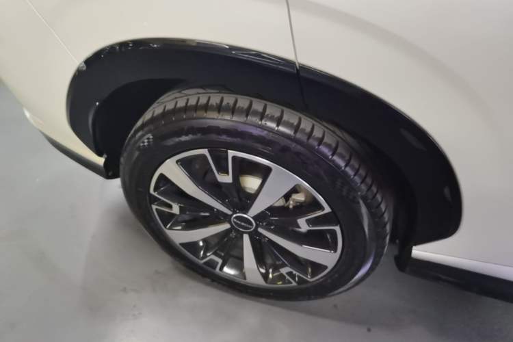 Used Roewe D5X DMH 2024 135 Tech Edition Exterior 5