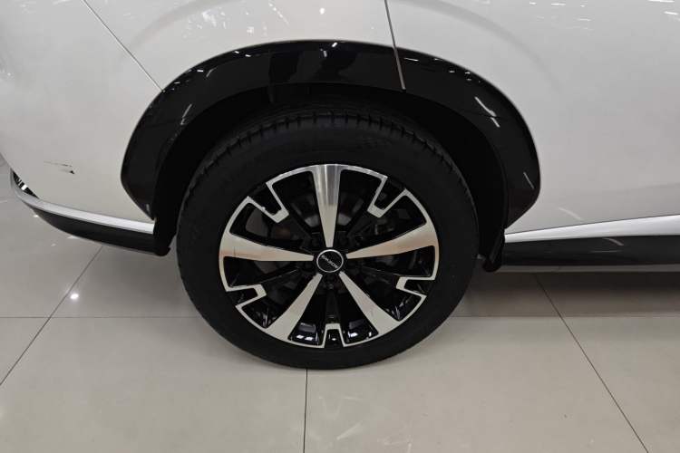 Used Roewe D5X DMH 2024 135 Tech Edition Exterior 5